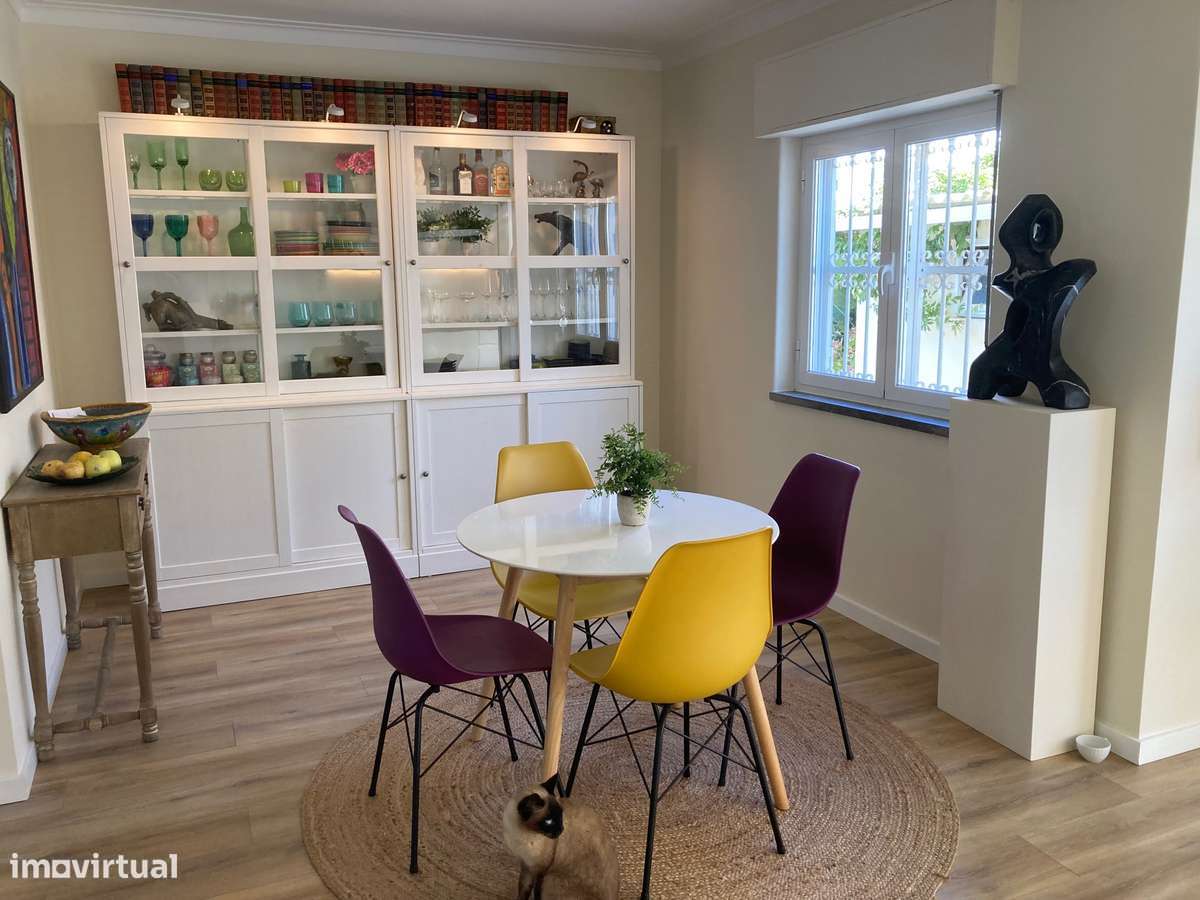 Charming Semi-Detached Home in Cascais – Fully Renovated - Grande imagem: 4/17