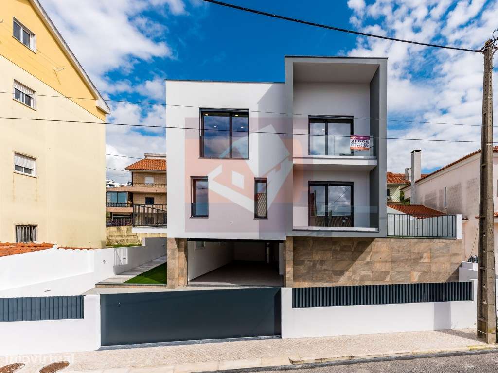 Moradia V5 nova no Bairro do Trigache em Famões-40