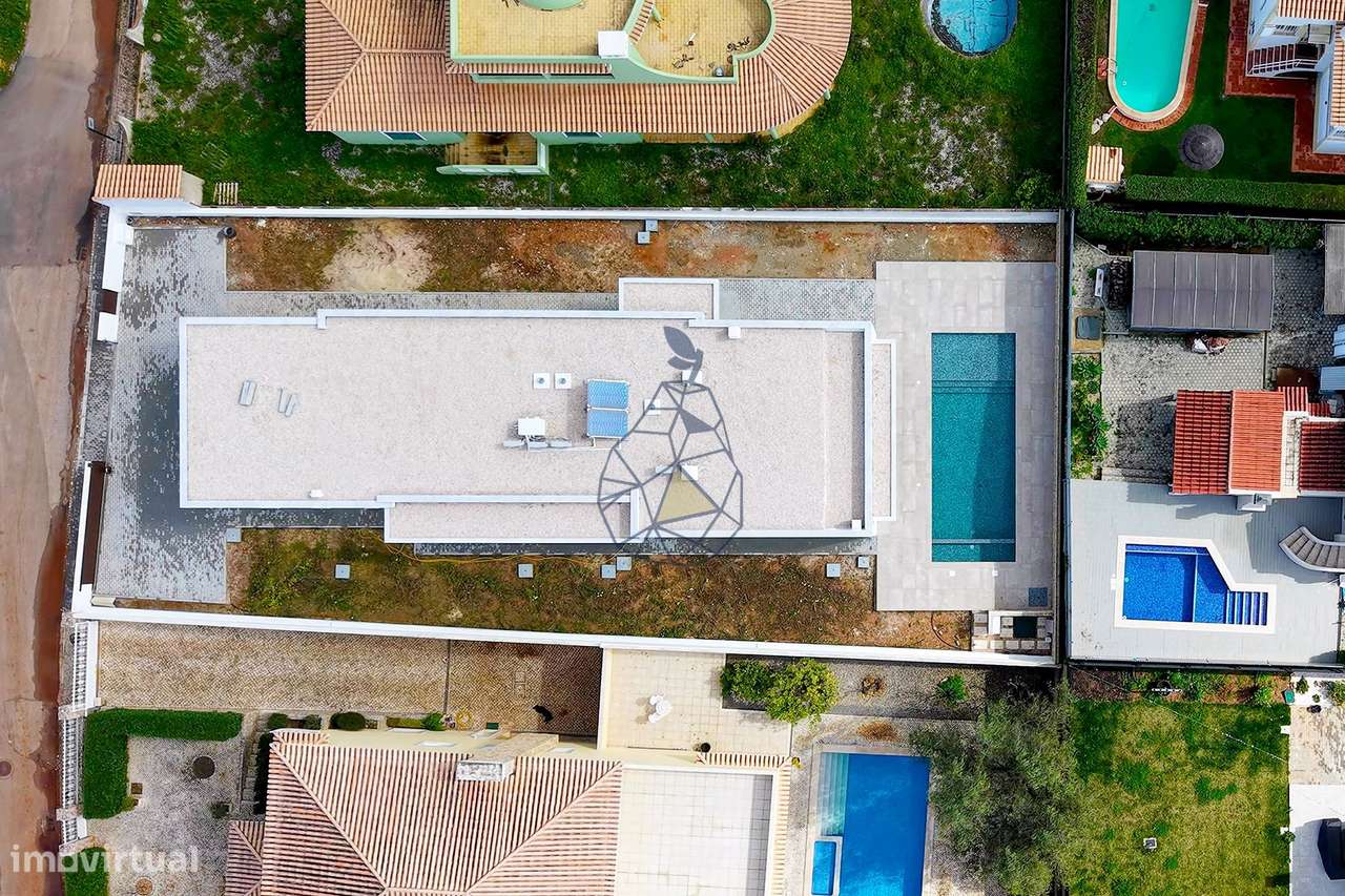 Moradia Nova com Piscina na Urbanização Monte Canelas - Portimão-39