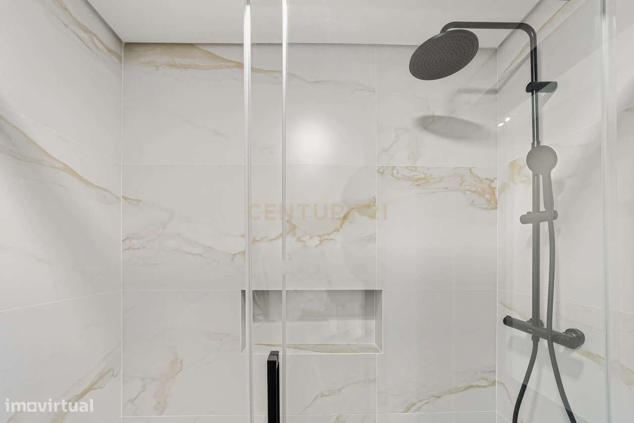 Espaçoso Apartamento T3 Totalmente Renovado em prédio com elevador no-19