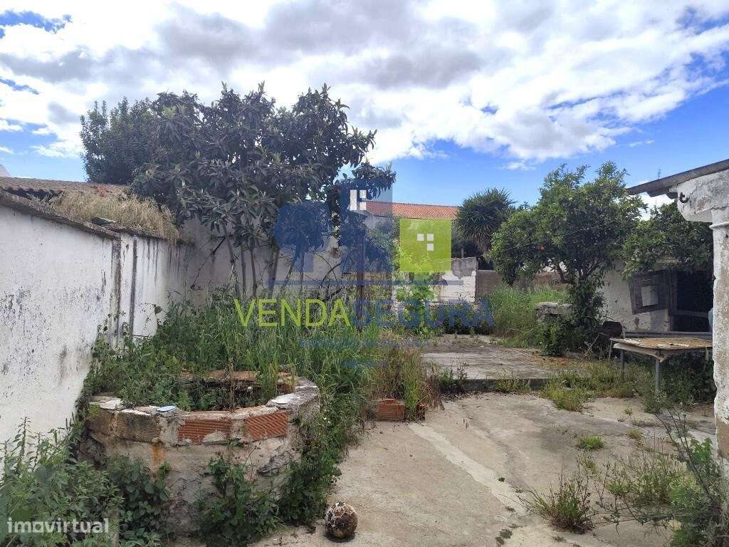 Casa térrea T4 com quintal | Granja-19