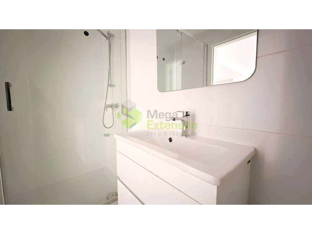 Apartamento T2, Novo, a estrear | Moderno | Centro de Torres Vedras-31