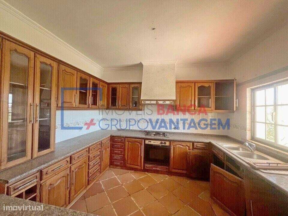 Moradia T4 com Terreno e Armazém em Borba. - Grande imagem: 3/8