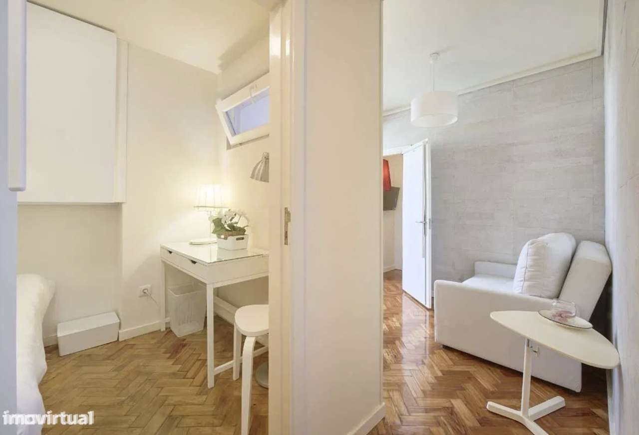 Apt c/ 2 quartos ,varanda ,localização central e A Condicionado - Grande imagem: 3/33