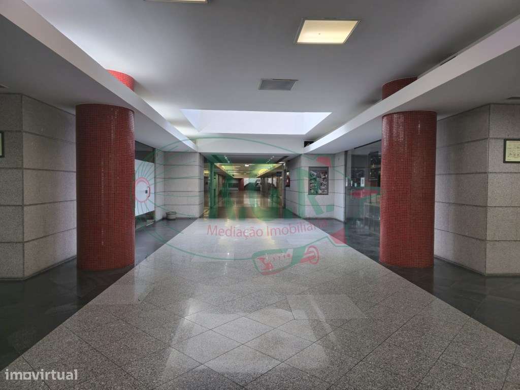 INVESTIMENTO | 2 Lojas Arrendadas | Centro de Gondomar (Souto) - Grande imagem: 4/14