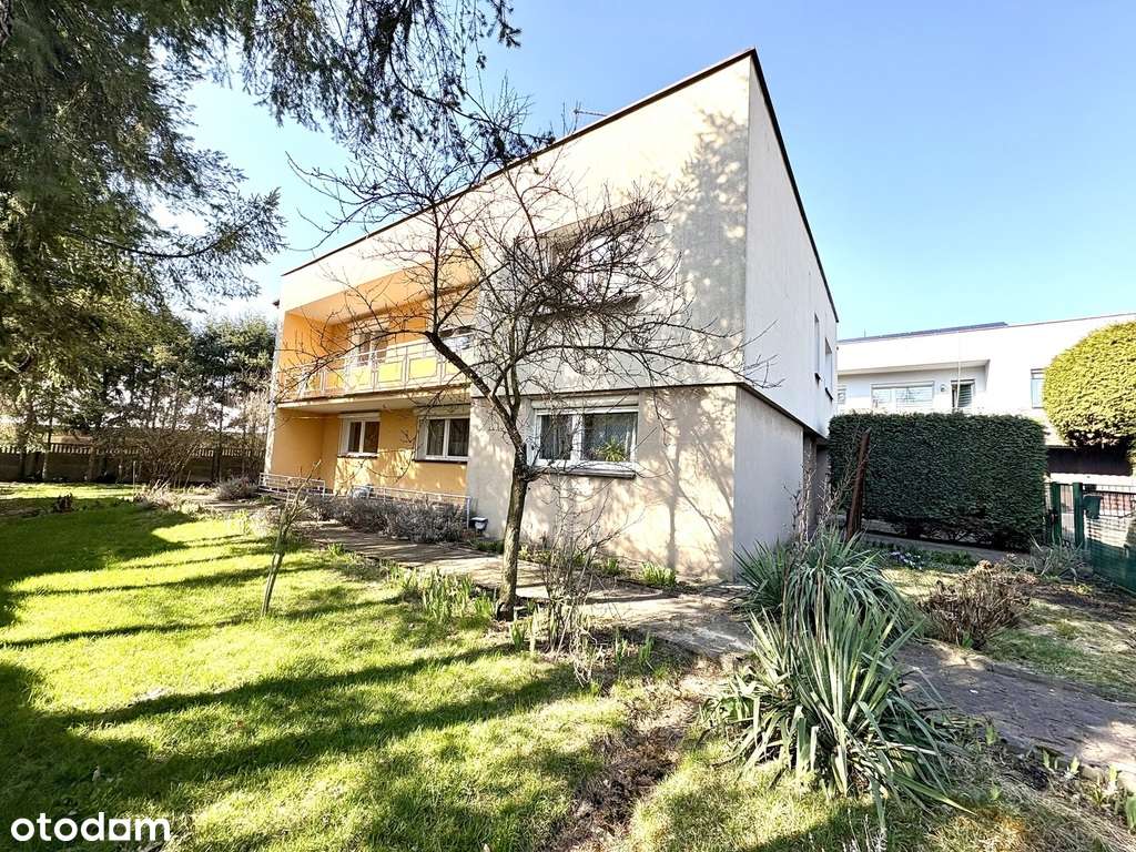 dom wolnostojący, 242m2, 7 pok.-0