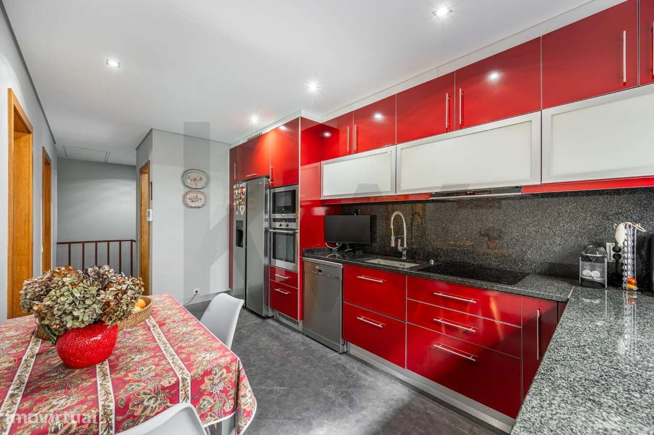 Moradia T3 no Centro da Maia –A 2 Min. do Metro Jardim, Garagem para 2-13