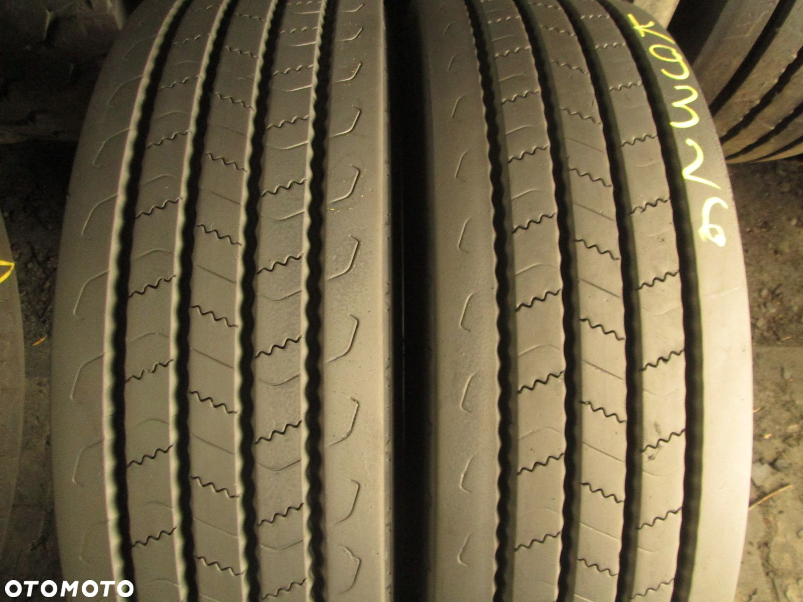 Opony ciężarowe 215/75R17.5 Uniroyal FH40 - 4