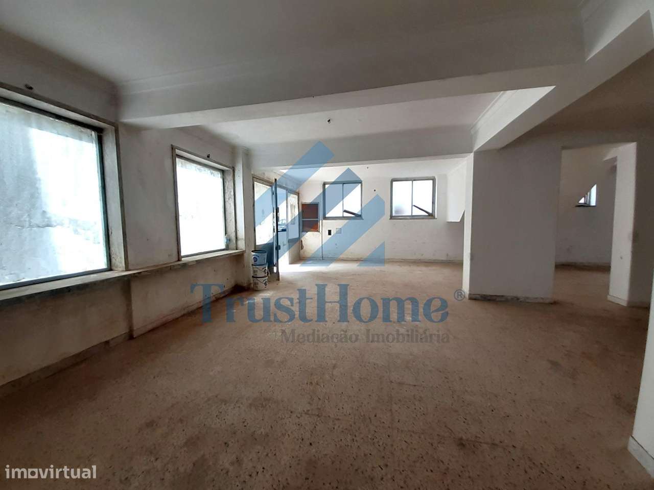 Loja em Agualva Mira -Sintra - Grande imagem: 2/25