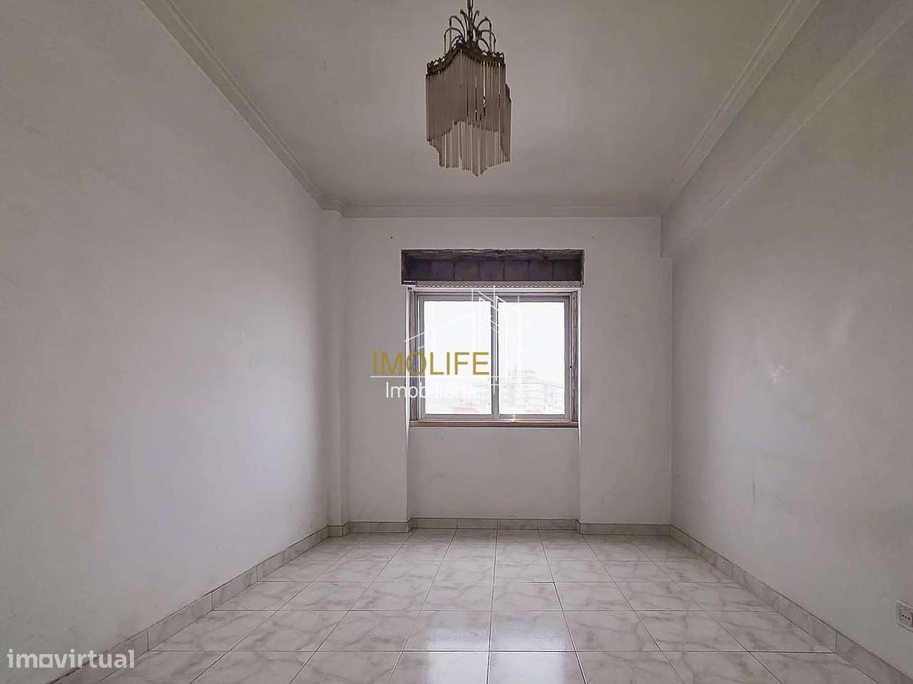 Apartamento T2 com varanda-32