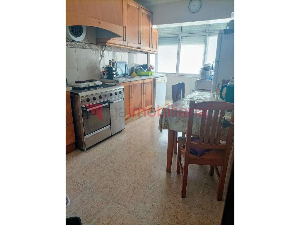 Apartamento 3 assoalhadas no centro de Alenquer - Grande imagem: 4/6