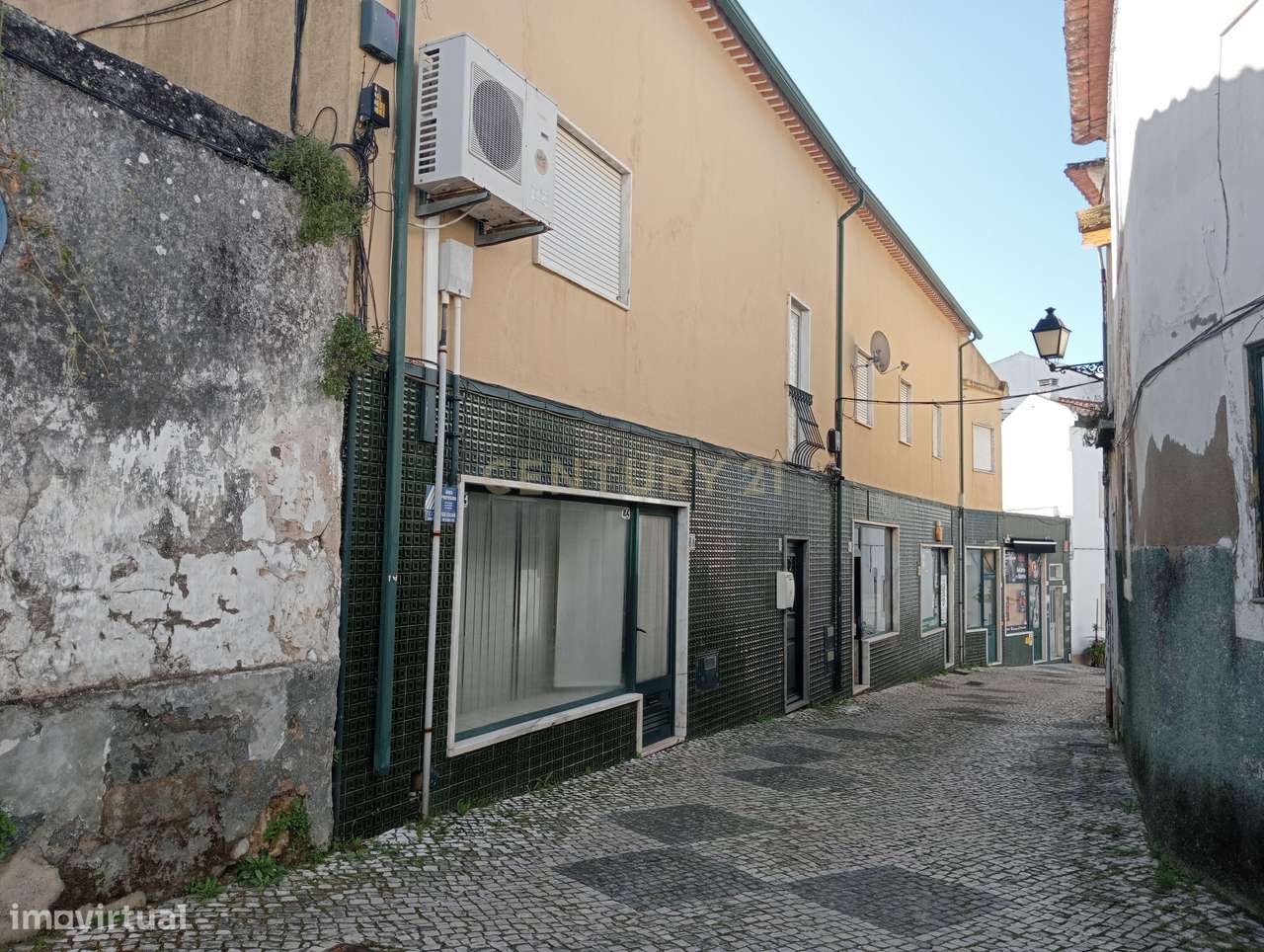 Edifício Versátil em Santarém com Vista e Acessibilidade - Grande imagem: 3/29