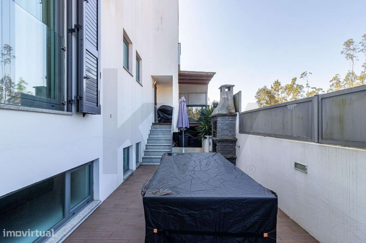 MORADIA EM BANDA T3-15