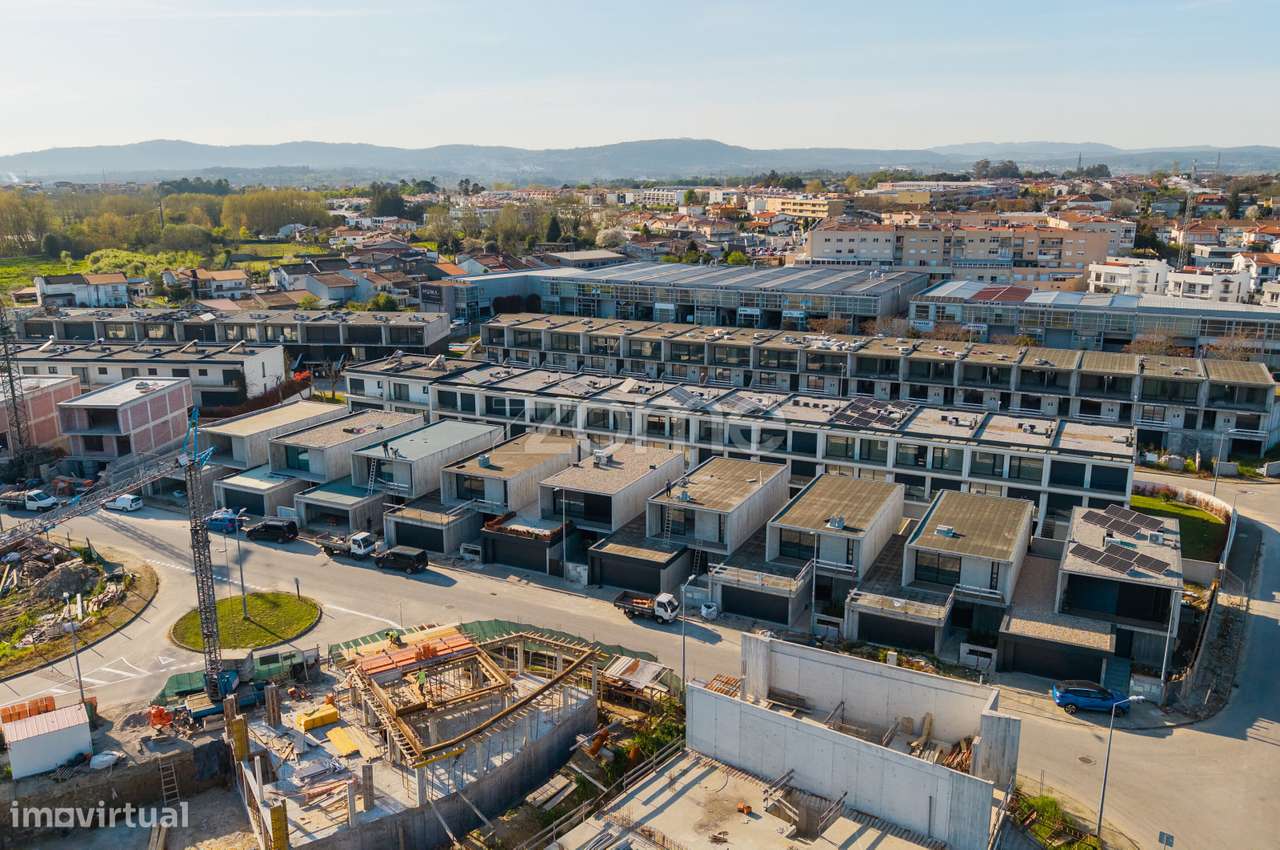 Moradia T3+1 em estrutura, em Frossos - Braga - Grande imagem: 2/30