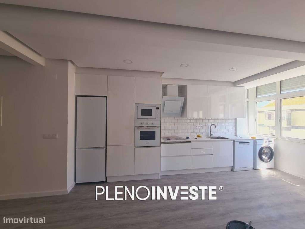 T2 Totalmente Remodelado com Varanda nas Paivas-2