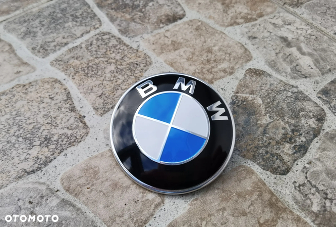 ZNACZEK oryginalny używany BMW E38 KLAPA 82MM - 1