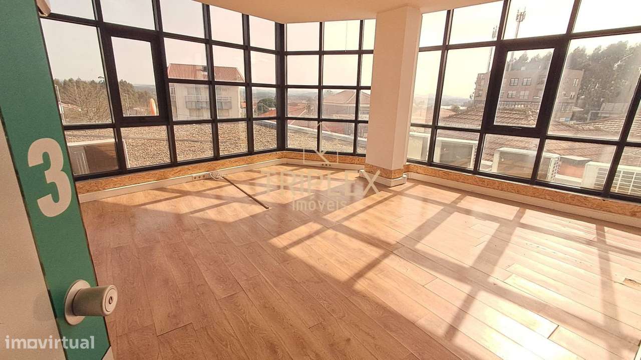 Escritório com 3 salas, Ar Condicionado - Centro Castelo da Maia - Grande imagem: 4/13