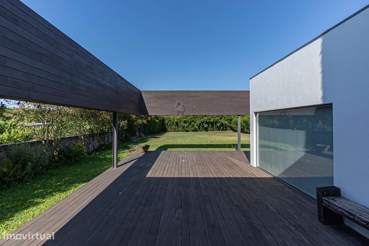 MORADIA TÉRREA T3 de LUXO a 1KM da PRAIA , com 348 m² em LOTE 2300 m²-12