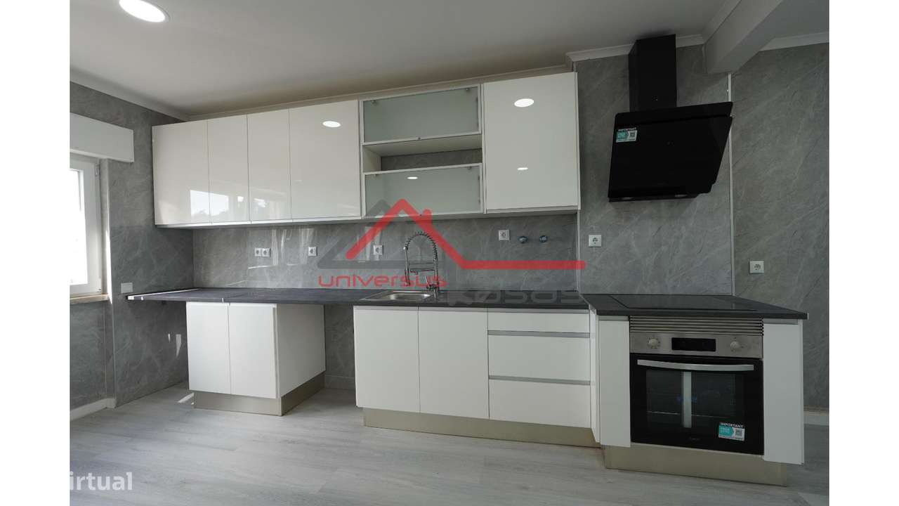 Apartamento T2 Remodelado em Setúbal-0