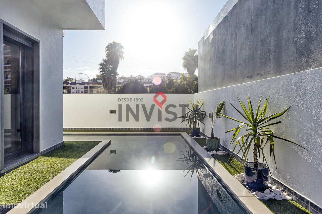 Moradia no Centro de Alverca com piscina-6