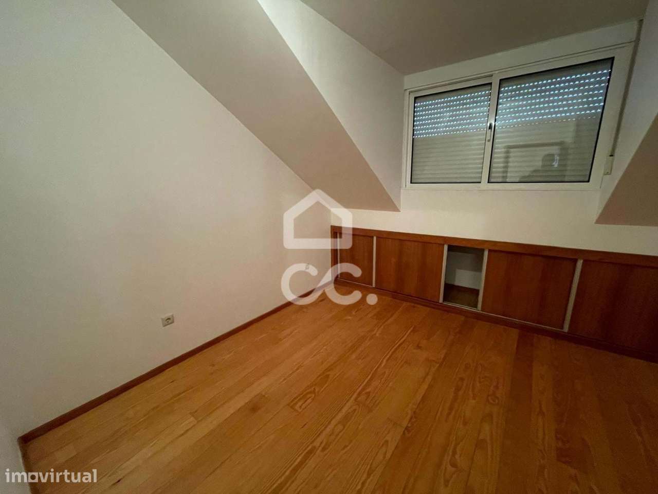 Moradia T2+1 Renovada em Campanhã-18