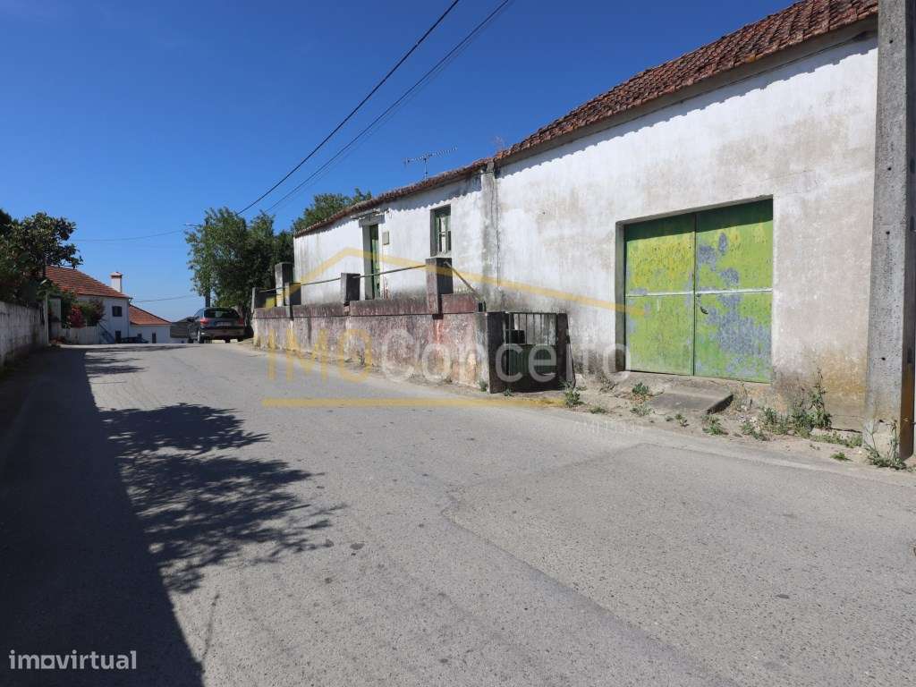 Moradia T1+1 | Mata em Torres Novas - Espaço Exterior | Garagem Fec... - Grande imagem: 3/30