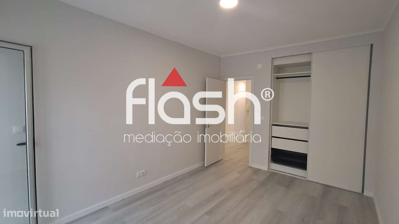 T2 Remodelado com elevador e arrecadação na Figueirinha-Oeiras-20