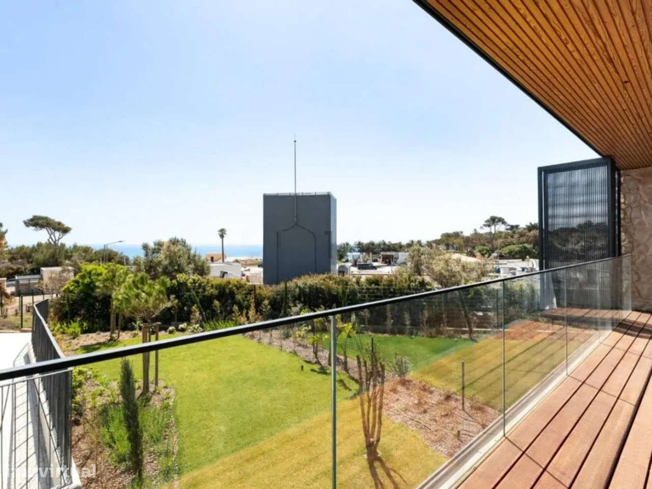 Moradia V4 Luxo na Costa da Guia-12