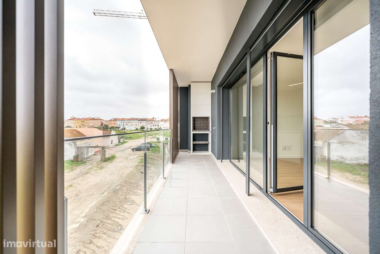 Lindíssimo Ap. 3 assoalhadas novo 2025 Grandes Varandas Churrasqueira-1