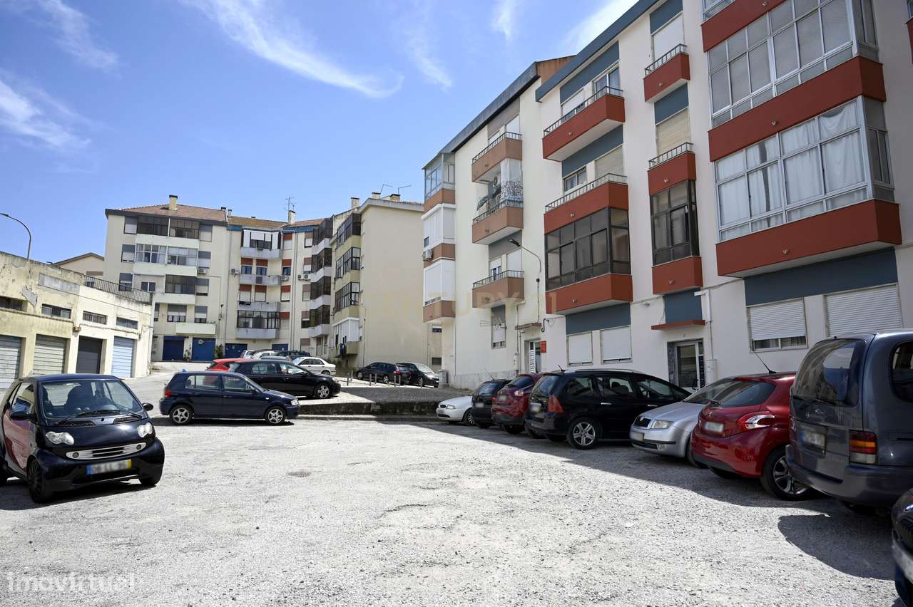 Apartamento T3 no Alto Seixalinho - Conforto, Luz e Potencial-19