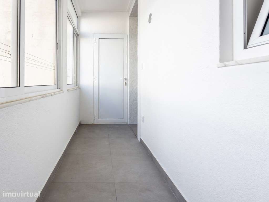 T4 renovado no centro de Lisboa, perto da Avenida da Liberdade-22