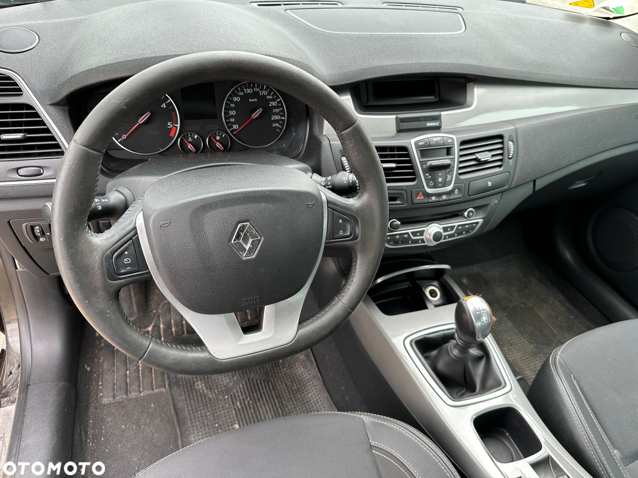 Renault Laguna dCi 110 FAP Limited - 13