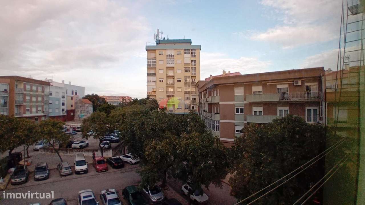 Apartamento T3 no Bairro Afonso Costa - Setúbal-25