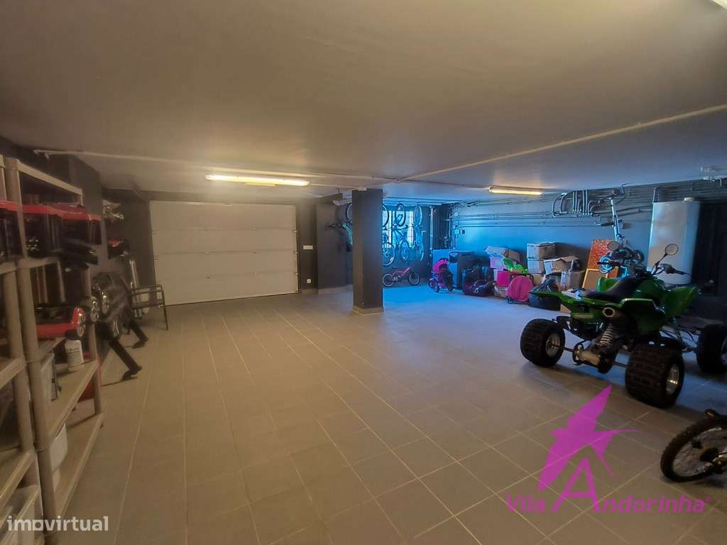 Moradia T5 de excelência a 5 minutos da praia-25