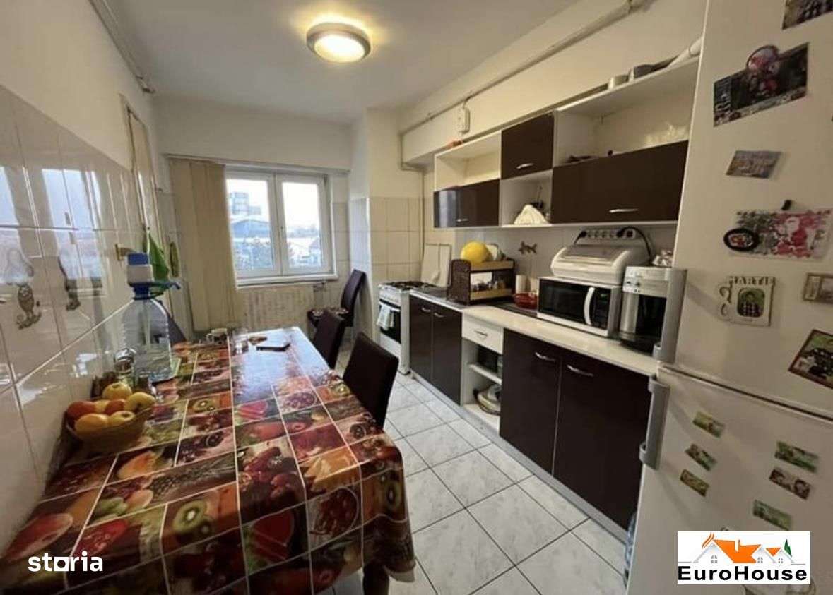 Apartament cu 3 camere de vanzare in Alba Iulia - Imagine principală: 5/8