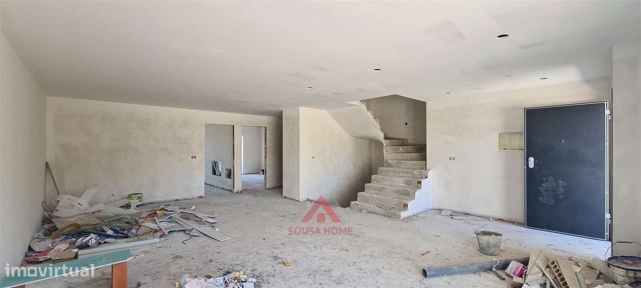 Moradia T4 + Águas Furtadas - Casal de Matos - Leiria - Grande imagem: 4/9