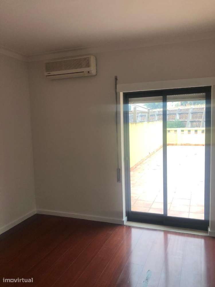 Excelente T3 centro da Régua com 2  terraços e box-15