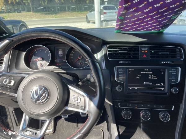 VW Golf 2.0 GTI - 25