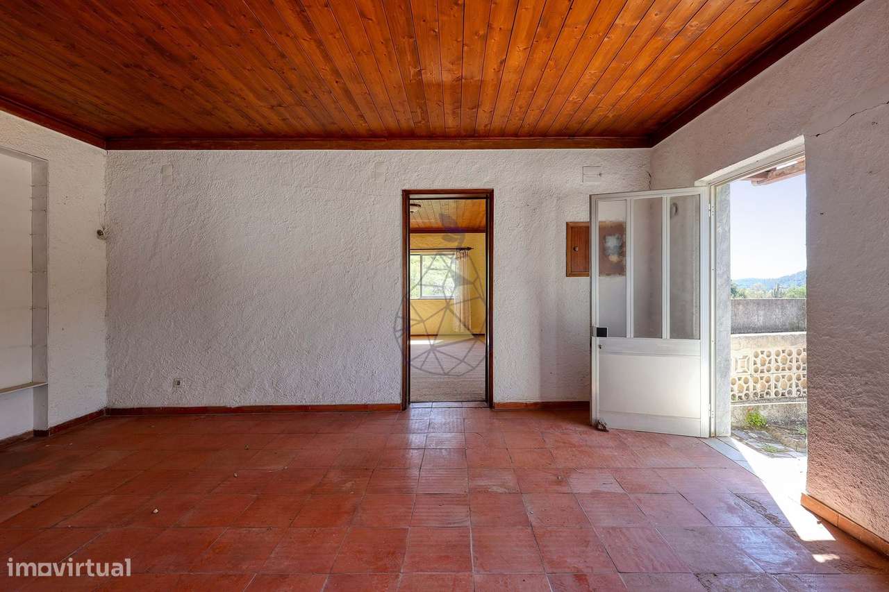 Moradia T4 + 1  com bastante potencial situada em Monchique - Grande imagem: 5/60