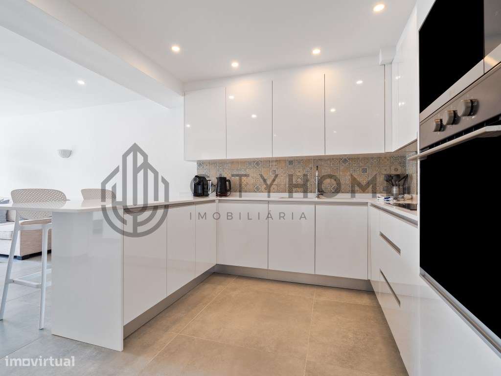 Apartamento T2 Remodelado com Rooftop em Carvoeiro - Grande imagem: 5/35
