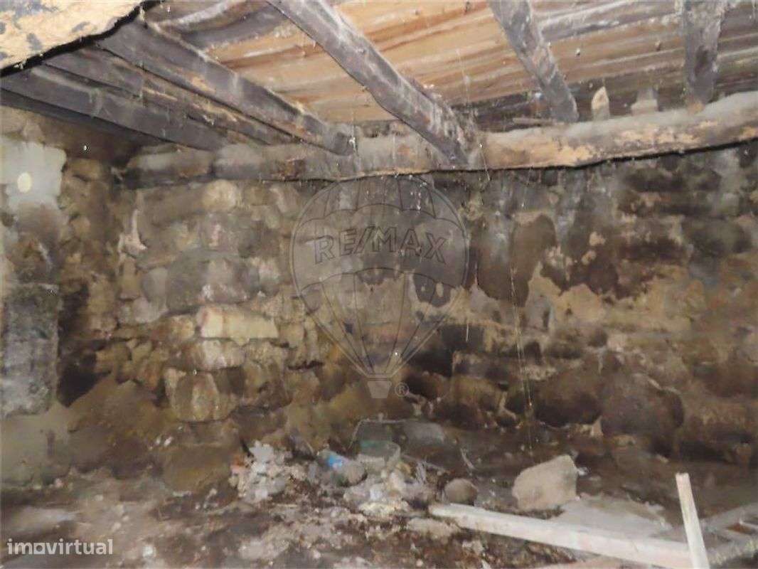 Moradia T0 para venda-7