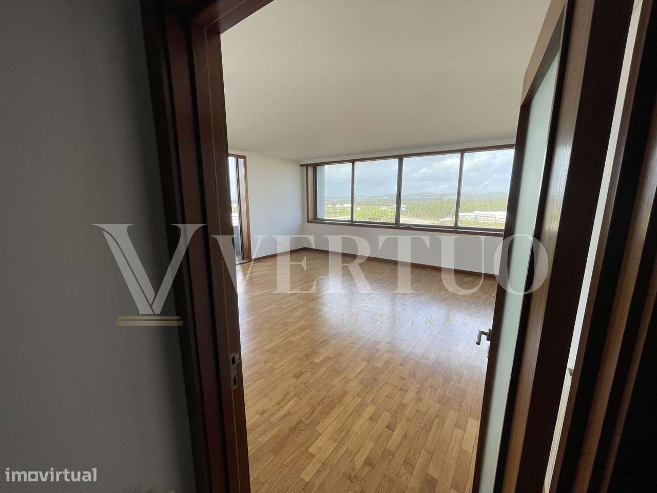 T4 em Moreira da Maia | 159 m² | 2 Garagens | Venda Judicial-13