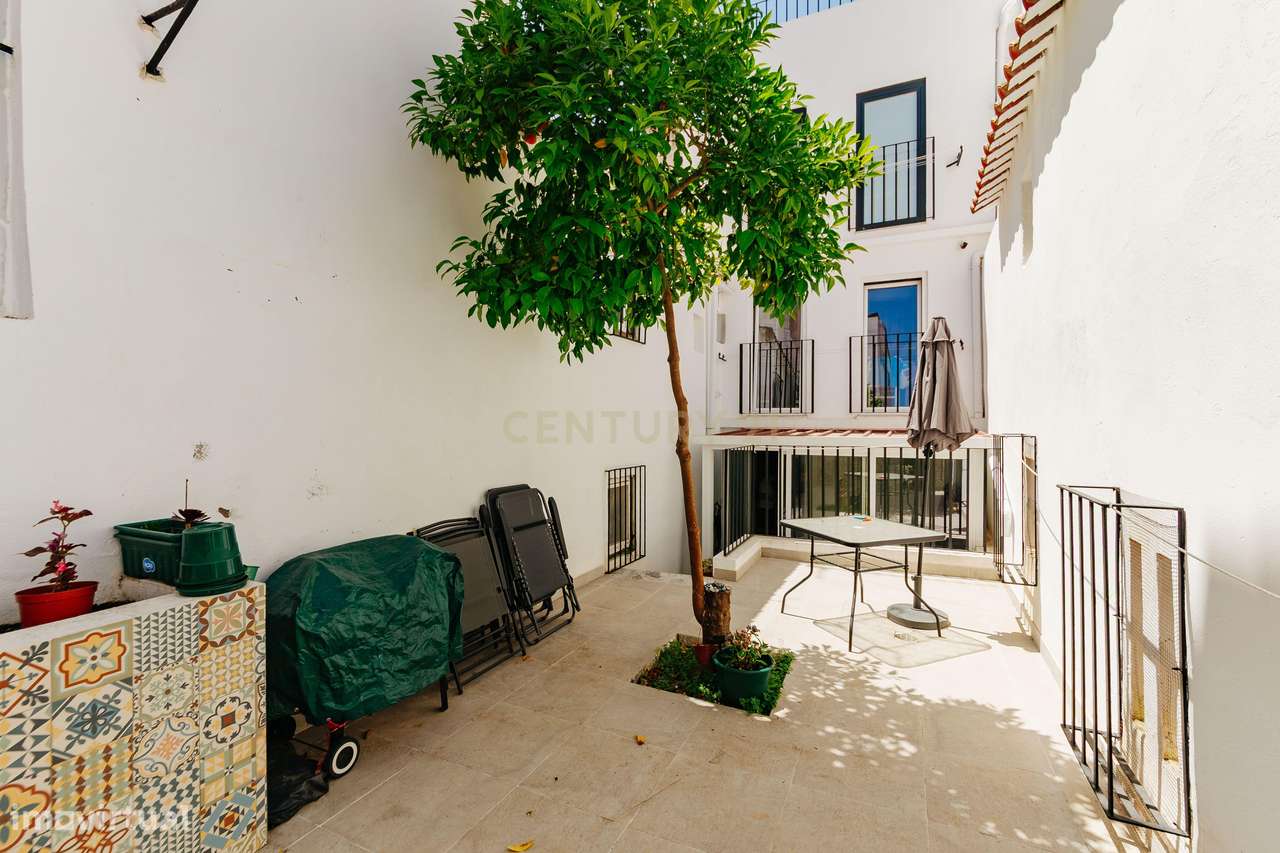 Apartamento Moderno T2 em Almada com Luz Natural e Boa Localização - Grande imagem: 4/54