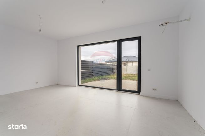 Vilă cu 4 camere de vânzare, curte, 2 locuri parcare, ansamblu inchis-1