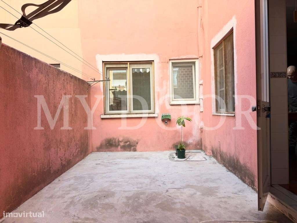 Apartamento T2 em Moscavide - Excelente Área - TERRAÇO 25M-6