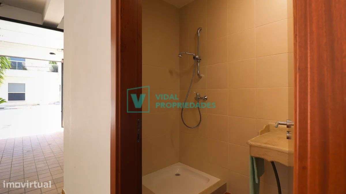 Apartamento T2 com garagem em box e piscina-8