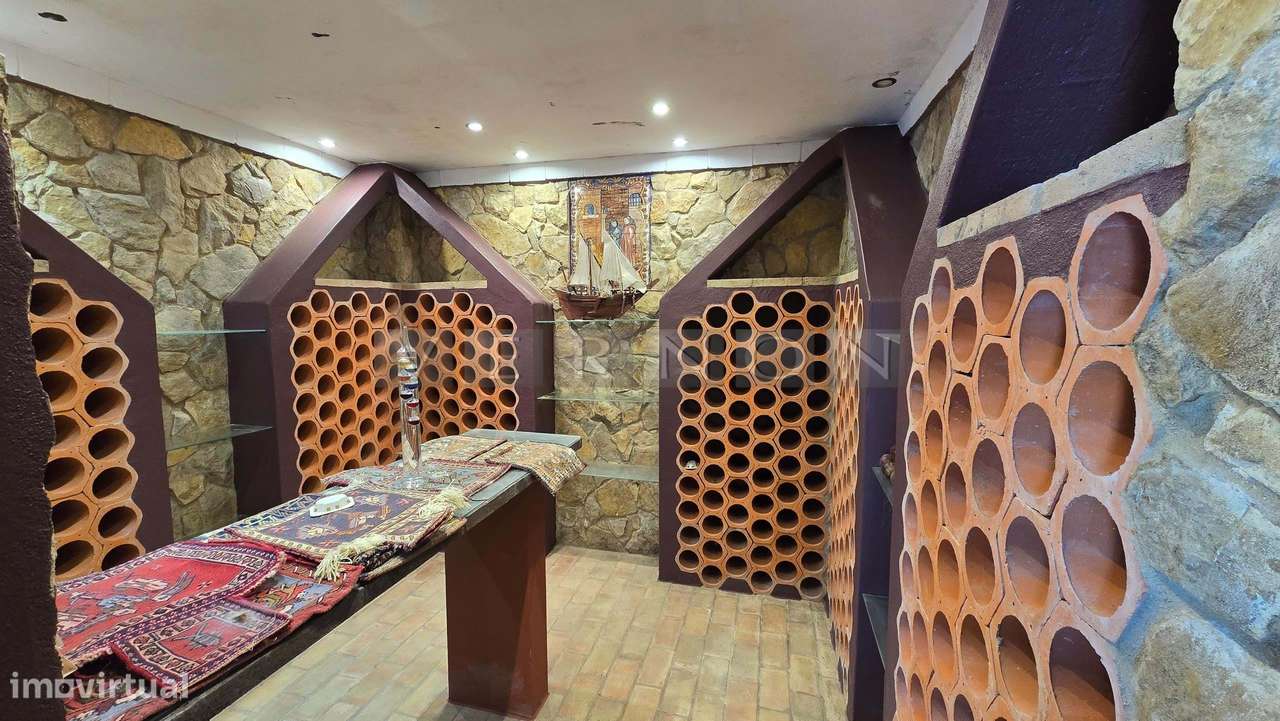 Algarve, para venda, moradia T5 primeira linha do mar com piscina aque-44