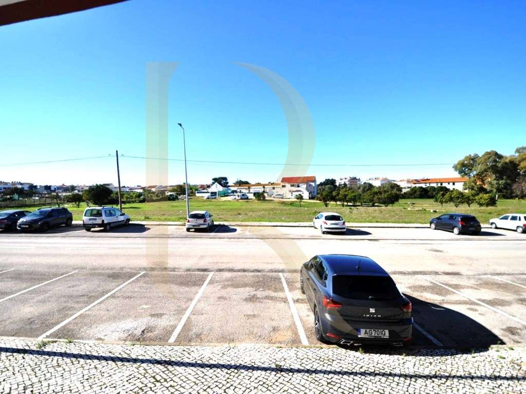 Apartamento T3 com arrecadação, elevador nas Colinas do Sul - Paio ... - Grande imagem: 4/26