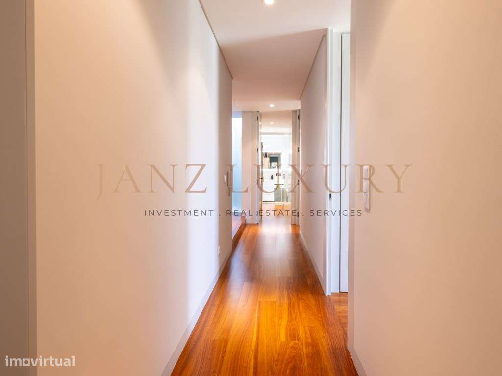 Moradia T4 Contemporânea com Vista Mar Total e Rooftop | Paço de Arcos-16