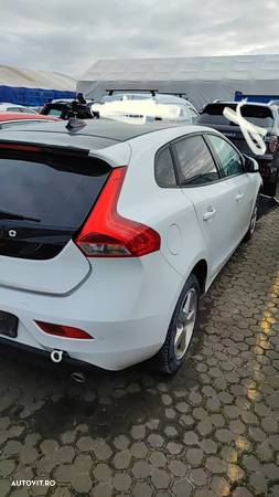 Dezmembram Volvo v40 2016 2.0 dieste euro 6 94.000 km - 4